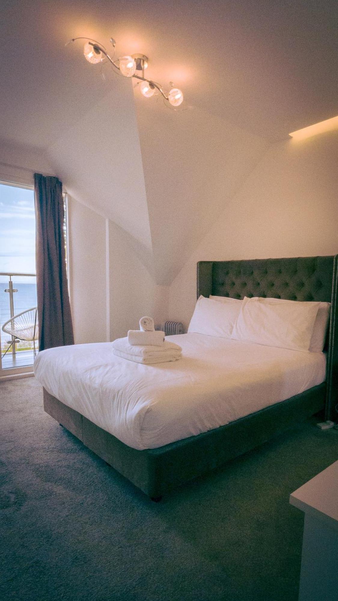Oyo Newquay Beach Hotel מראה חיצוני תמונה