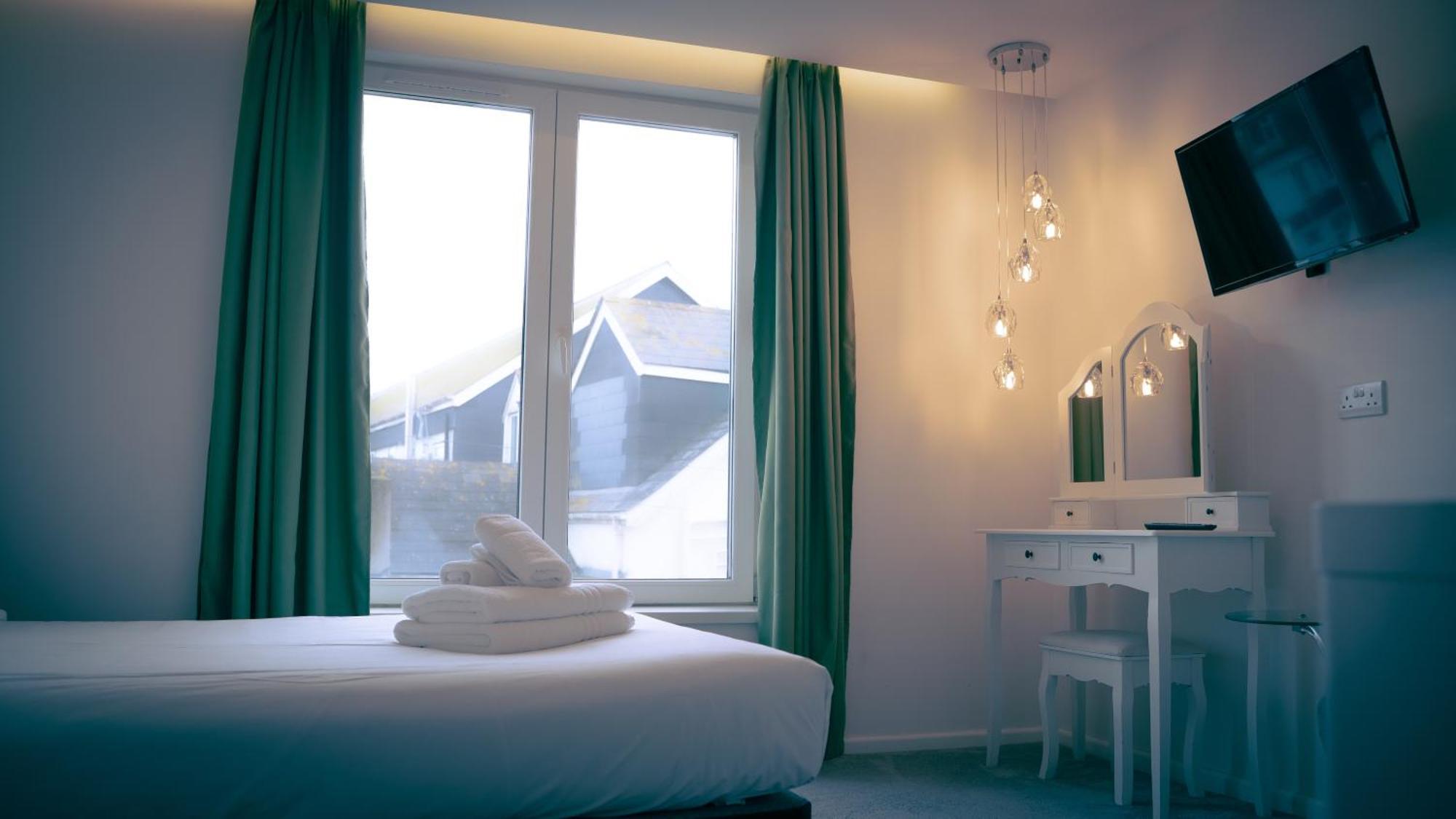 Oyo Newquay Beach Hotel מראה חיצוני תמונה