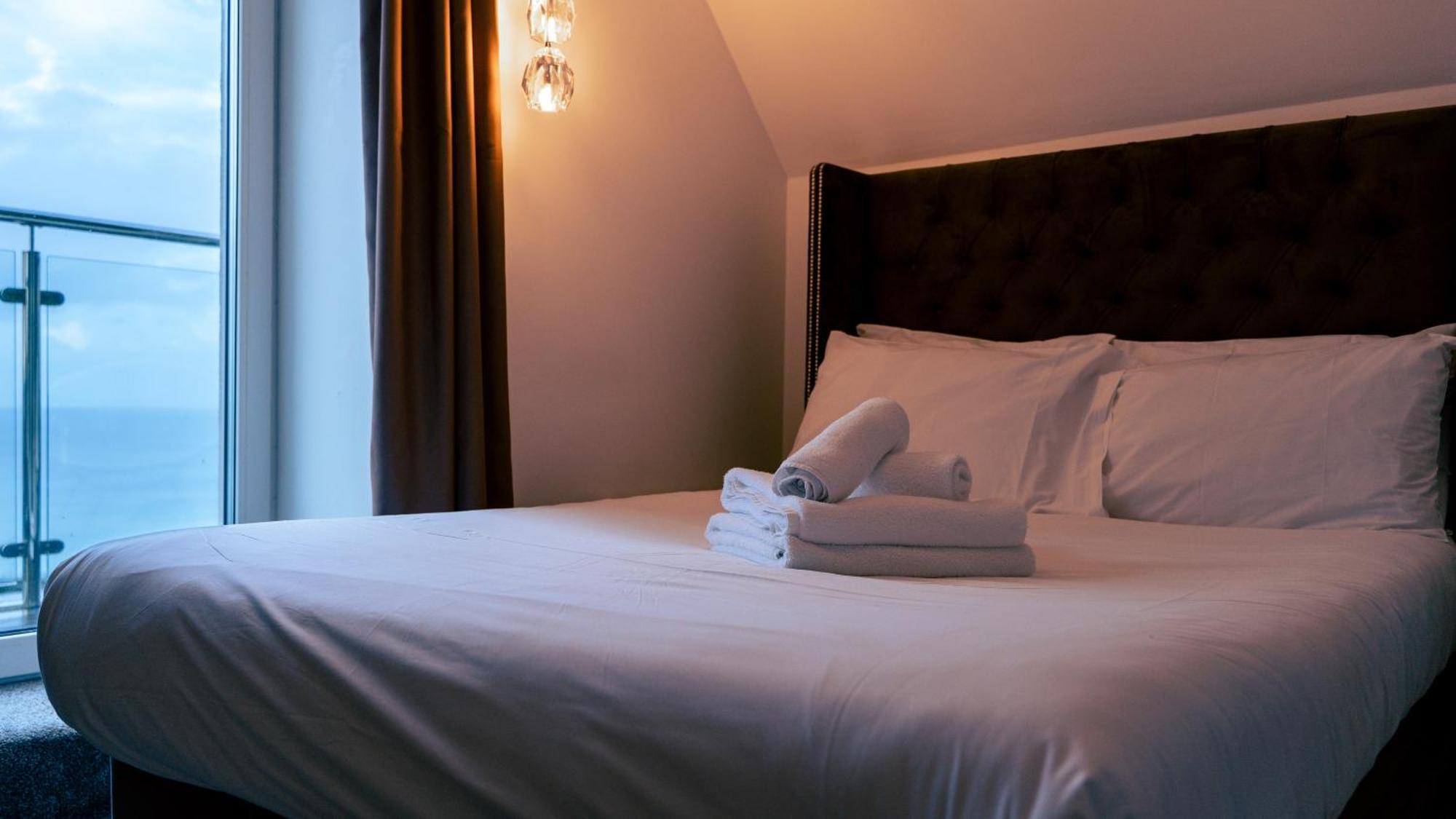 Oyo Newquay Beach Hotel מראה חיצוני תמונה